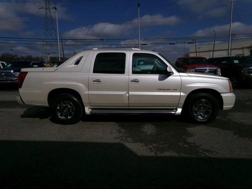 2005 Cadillac Escalade EXT Base