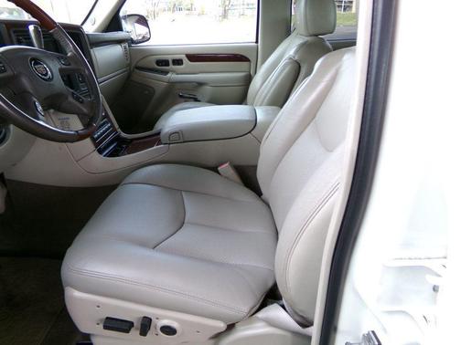 2005 Cadillac Escalade EXT Base