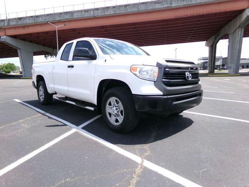 Super White 2016 Toyota Tundra SR