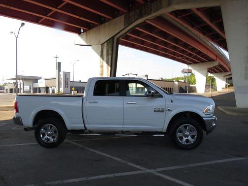 2017 RAM 2500 Laramie Crew Cab 4x4 6'4' Box