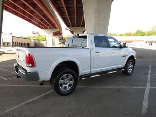 2017 RAM 2500 Laramie Crew Cab 4x4 6'4' Box