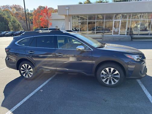 2025 Subaru Outback Touring XT