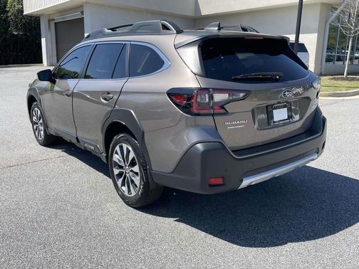 Brilliant Bronze 2023 Subaru Outback Limited