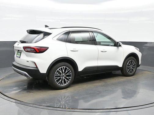 2025 Ford Escape PHEV SE