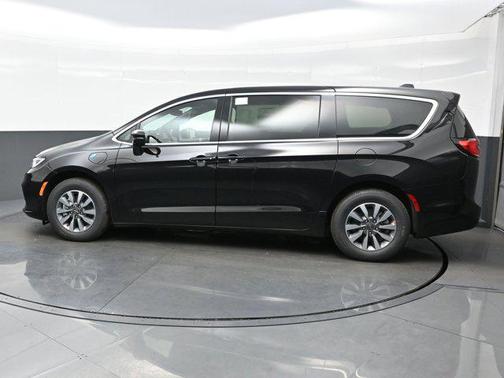 2025 Chrysler Pacifica Hybrid Select