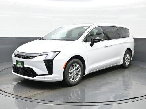 Bright White Clearcoat 2027 Chrysler Pacifica L