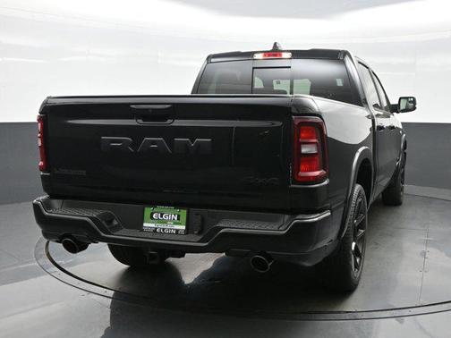 Diamond Black Crystal Pearlcoat 2026 RAM 1500 Laramie