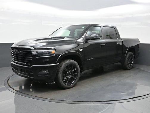 Diamond Black Crystal Pearlcoat 2026 RAM 1500 Laramie
