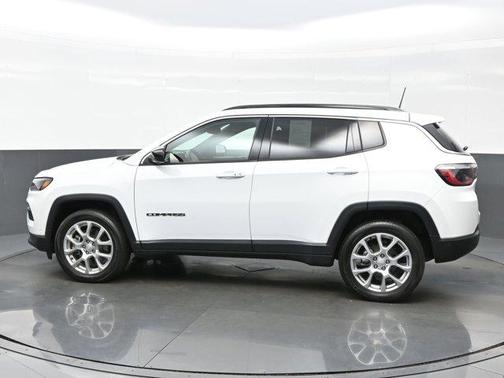 2023 Jeep Compass Latitude Lux