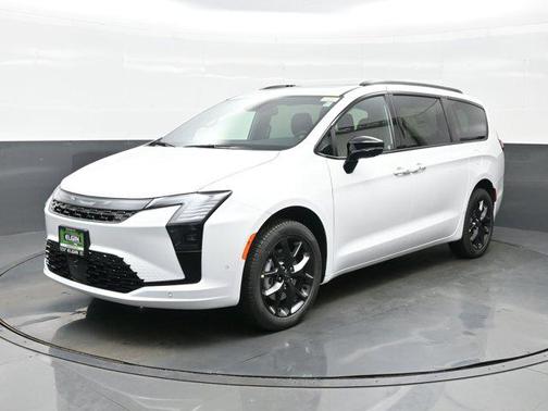 Bright White Clearcoat 2027 Chrysler Pacifica Limited