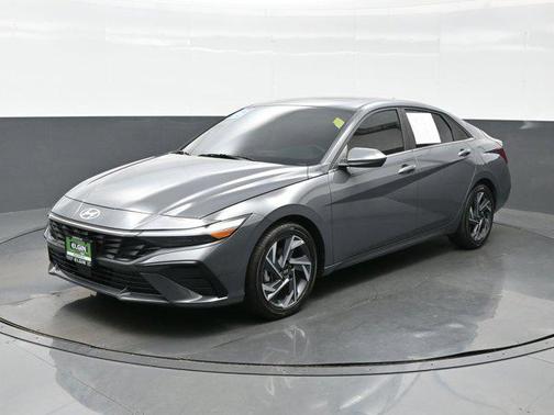 2025 Hyundai ELANTRA SEL