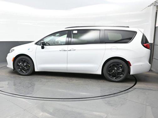 2025 Chrysler Pacifica Hybrid Premium S Appearance Pkg