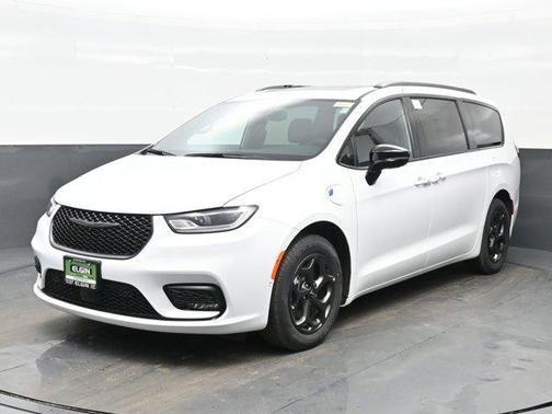 2025 Chrysler Pacifica Hybrid Premium S Appearance Pkg