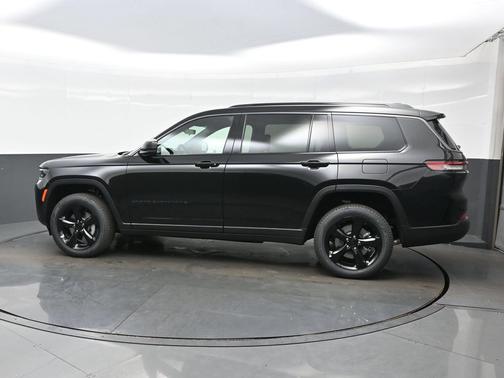 Diamond Black Crystal Pearlcoat 2026 Jeep Grand Cherokee L Limited