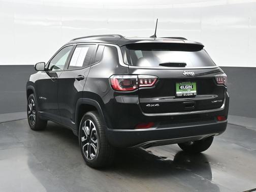 Diamond Black Crystal Pearlcoat 2023 Jeep Compass Limited