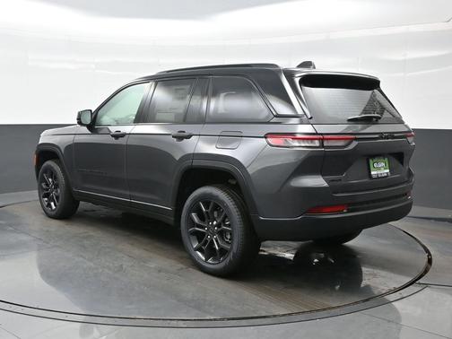 Baltic Gray Metallic Clearcoat 2025 Jeep Grand Cherokee Limited