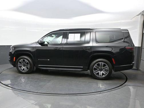 Diamond Black Crystal Pearlcoat 2024 Jeep Wagoneer Series II 4x4
