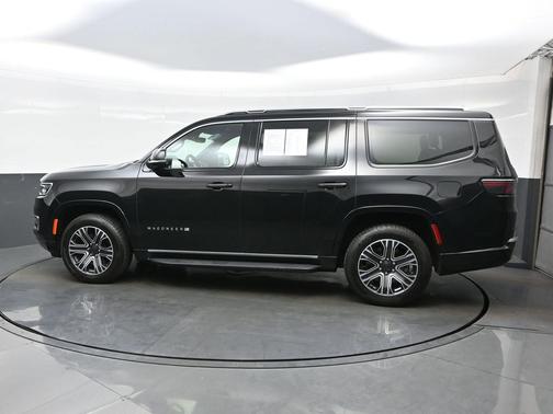 Diamond Black Crystal Pearlcoat 2024 Jeep Wagoneer Series II 4x4