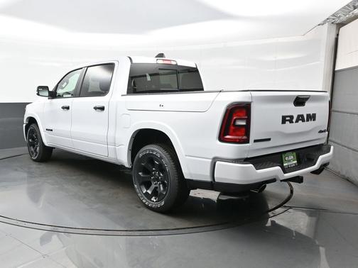 Bright White Clearcoat 2026 RAM 1500 Big Horn/Lone Star