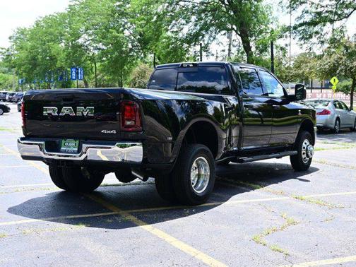 2025 RAM 3500 Tradesman Crew Cab 4x4 8' Box