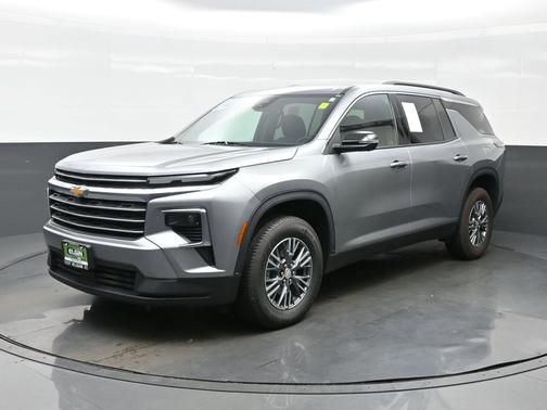 Sterling Gray Metallic 2024 Chevrolet Traverse LT