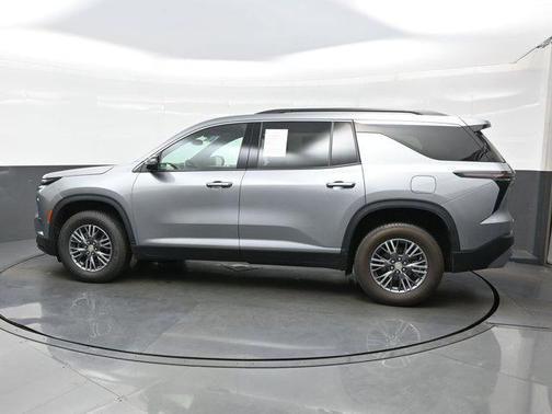 Sterling Gray Metallic 2024 Chevrolet Traverse LT