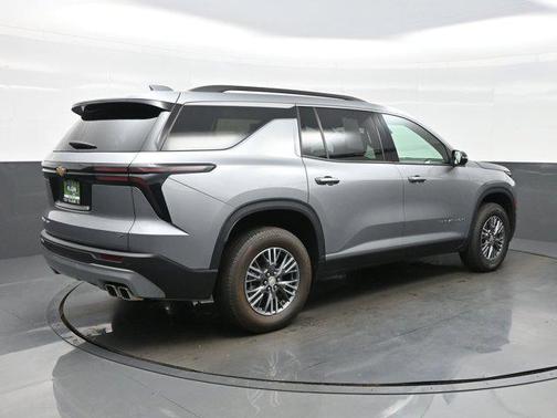 Sterling Gray Metallic 2024 Chevrolet Traverse LT