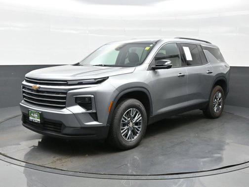 Sterling Gray Metallic 2024 Chevrolet Traverse LT