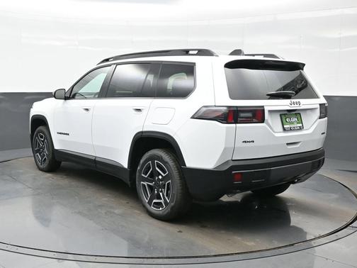 Bright White Clearcoat 2026 Jeep Cherokee Laredo