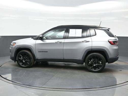 Billet Silver Metallic Clearcoat 2022 Jeep Compass Latitude