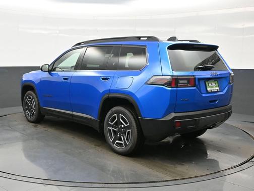 Hydro Blue Pearlcoat 2026 Jeep Cherokee Laredo