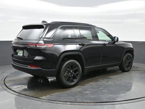 2026 Jeep Grand Cherokee Altitude
