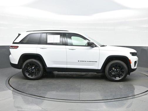 2024 Jeep Grand Cherokee Altitude