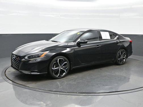 2023 Nissan Altima SR FWD