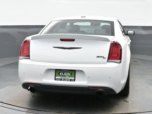 2023 Chrysler 300 C