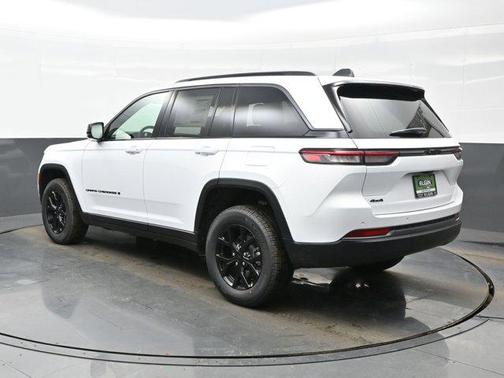 2026 Jeep Grand Cherokee Altitude
