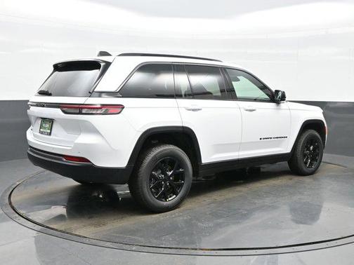 2026 Jeep Grand Cherokee Altitude