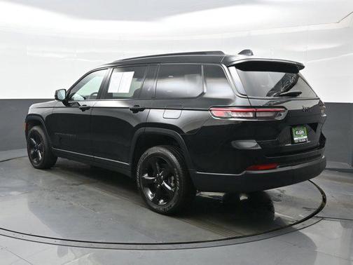 Diamond Black Crystal Pearlcoat 2025 Jeep Grand Cherokee L Altitude