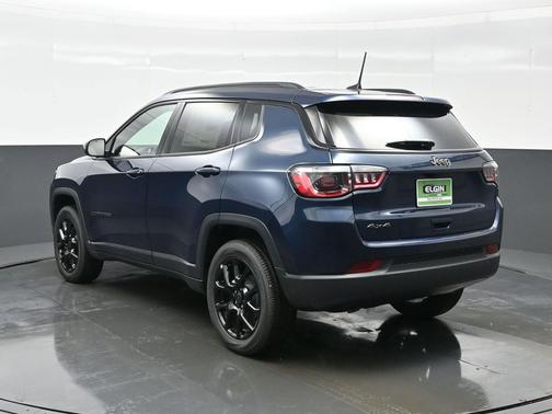 Fathom Blue Pearl Coat 2026 Jeep Compass Latitude
