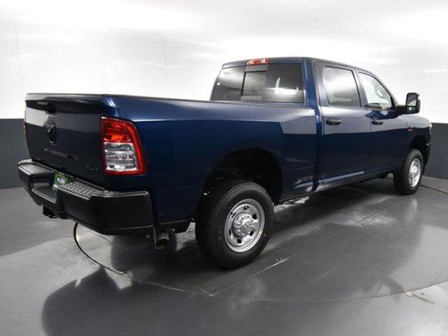 2024 RAM 2500 Tradesman Crew Cab 4x4 6'4' Box