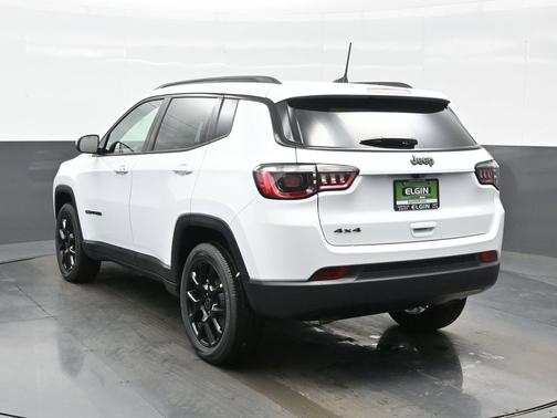 Bright White Clearcoat 2026 Jeep Compass Latitude