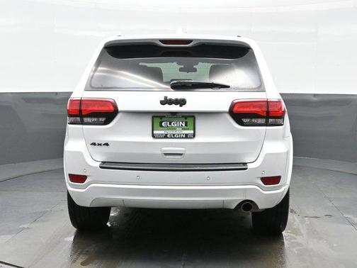 Bright White Clearcoat 2021 Jeep Grand Cherokee Laredo
