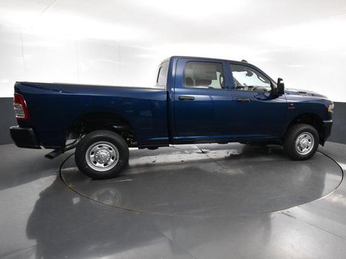 2024 RAM 2500 Tradesman Crew Cab 4x4 6'4' Box