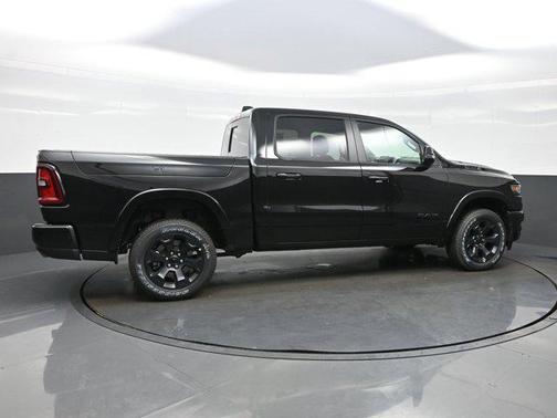 Diamond Black Crystal Pearlcoat 2026 RAM 1500 Big Horn/Lone Star