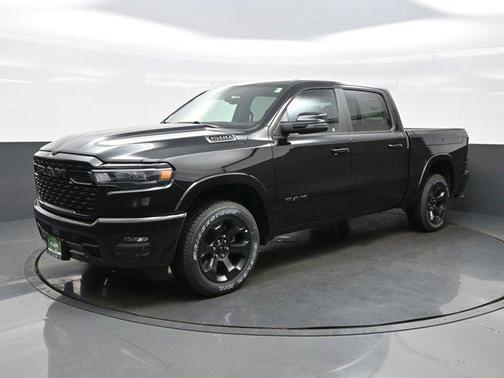 Diamond Black Crystal Pearlcoat 2026 RAM 1500 Big Horn/Lone Star