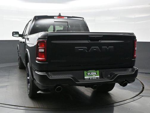 Diamond Black Crystal Pearlcoat 2026 RAM 1500 Big Horn/Lone Star