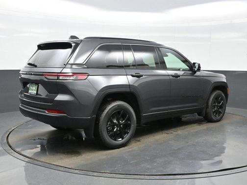 Baltic Gray Metallic Clearcoat 2026 Jeep Grand Cherokee Altitude