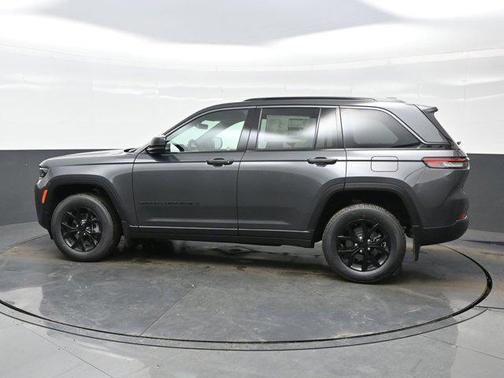 Baltic Gray Metallic Clearcoat 2026 Jeep Grand Cherokee Altitude