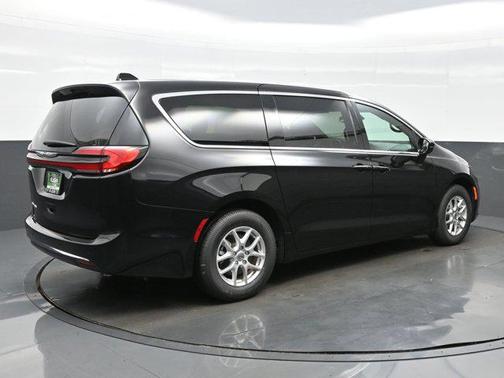 2025 Chrysler Pacifica L