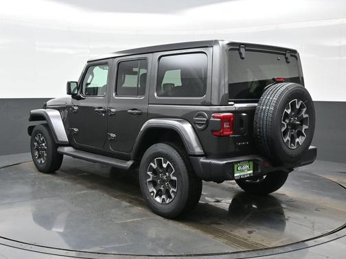 Granite Crystal Metallic Clearcoat 2026 Jeep Wrangler 4-Door Sahara 4x4